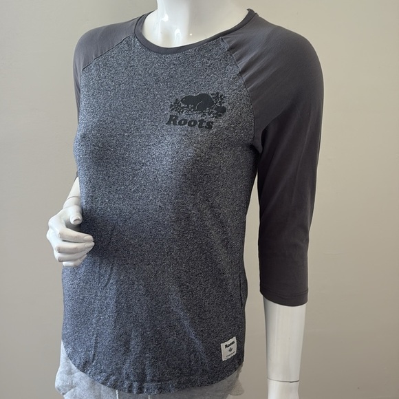 Roots Women’s Charcoal Baseball Style 3/4 Sleeve Squirrel Graphic Logo Tee - Picture 3 of 6